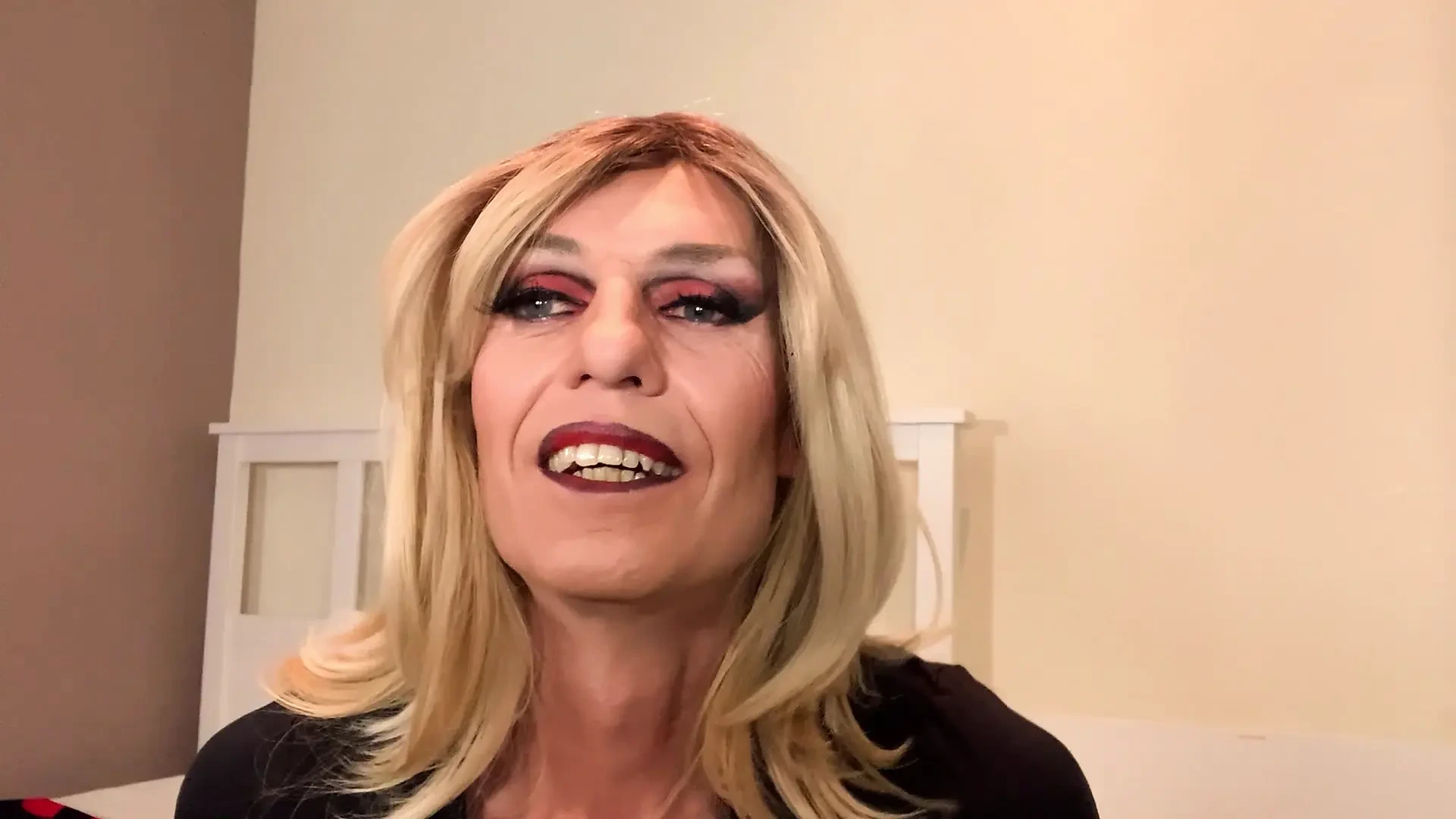 Watch Alexalovesit Masturbate in Wind Pants