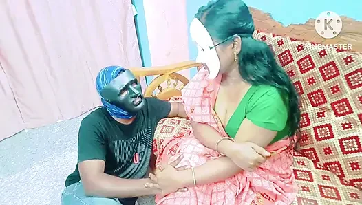 Geile stiefschwester wartet eifrig darauf, nach langer zeit den schwanz ihres stiefbruders zu nehmen - volle tamilische audio mit lautem stöhnen