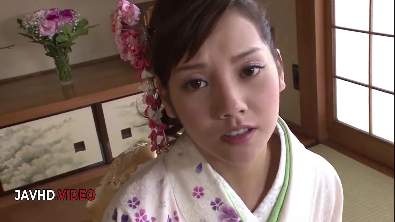 Yaramaz Japon amatör Rei Mizuna seksi becerilerini kamerada canlı gösteriyor