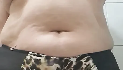 Looking to Put Fingers in Wet Vagina