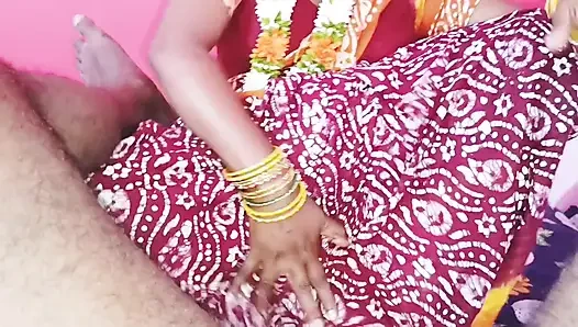 Pembicaraan kotor ibu tiri telugu dengan kain sree cantik india.