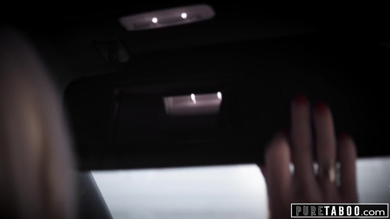 純粋なタブー、セクシートランスガールが悲しみの男をやる