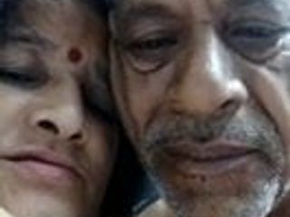 印度成熟的老年夫妇做爱（第2部分）