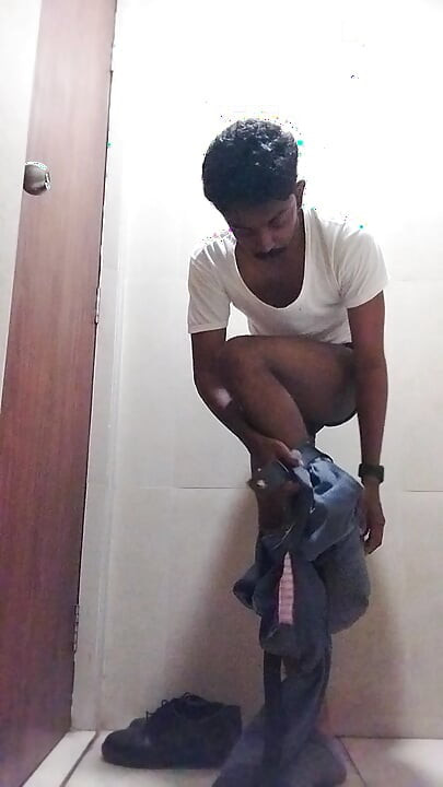 DiretorDumbFag - banheiro do local de trabalho de