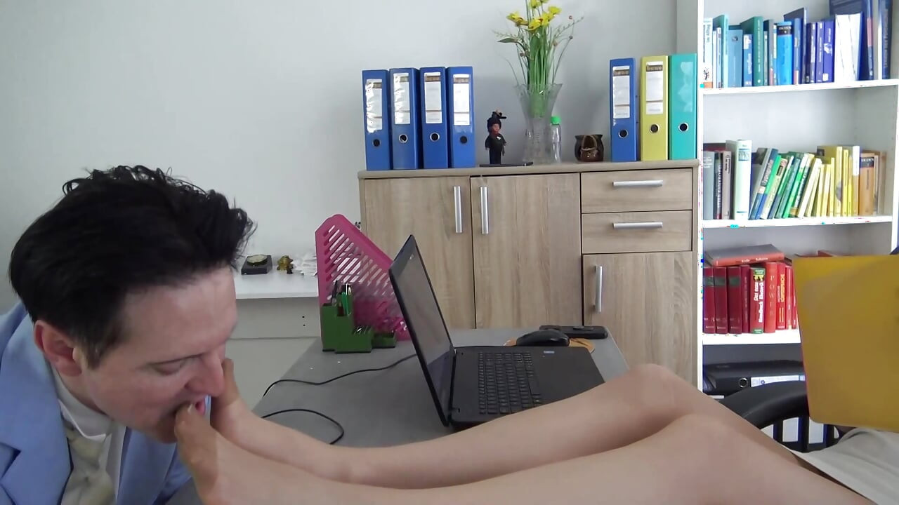De nieuwe baan met de dominante baas!