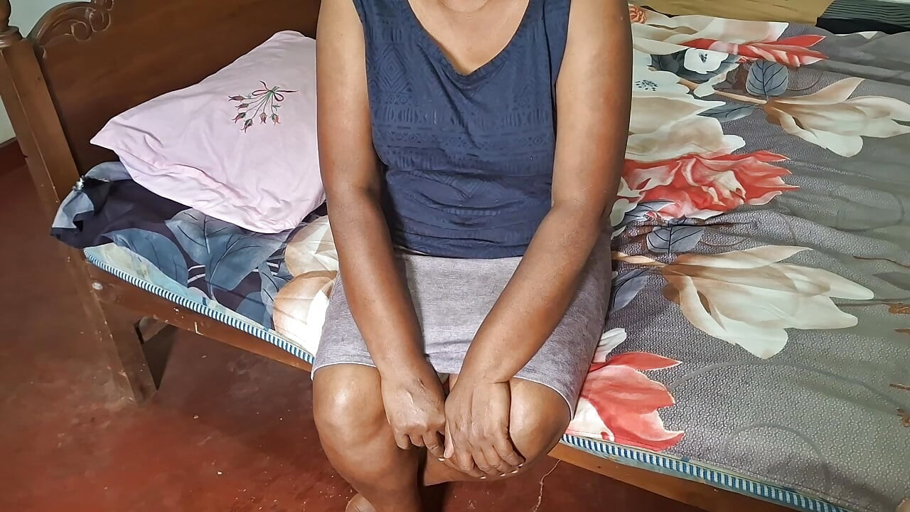 Ibu tiri yang sange pamer toket aduhainya