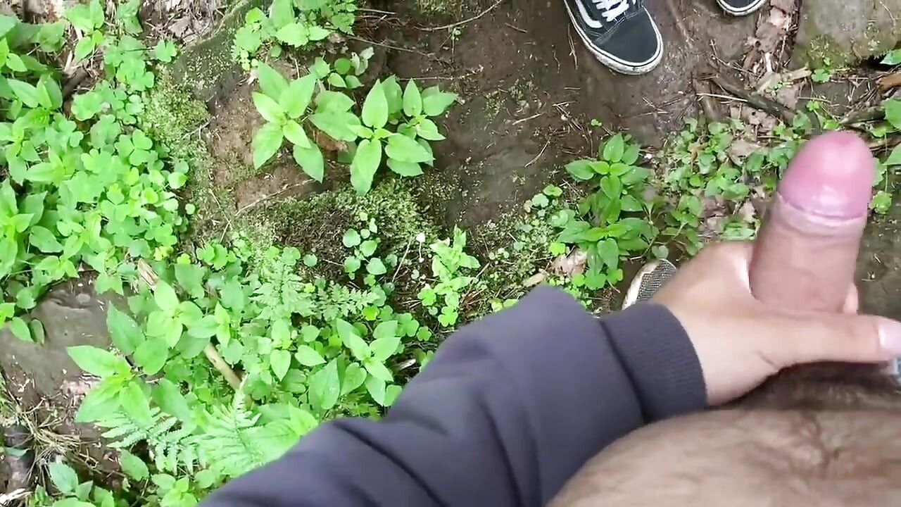 Γάμησα μια τουρίστρια στον καταρράκτη