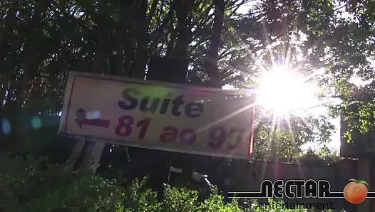 Ich Erwischte Meine Stiefschwester Dabei, Wie Sie Eine Krabbe Berührte, Und Ich Konnte Nicht Widerstehen, Ich Leckte Ihren Arsch