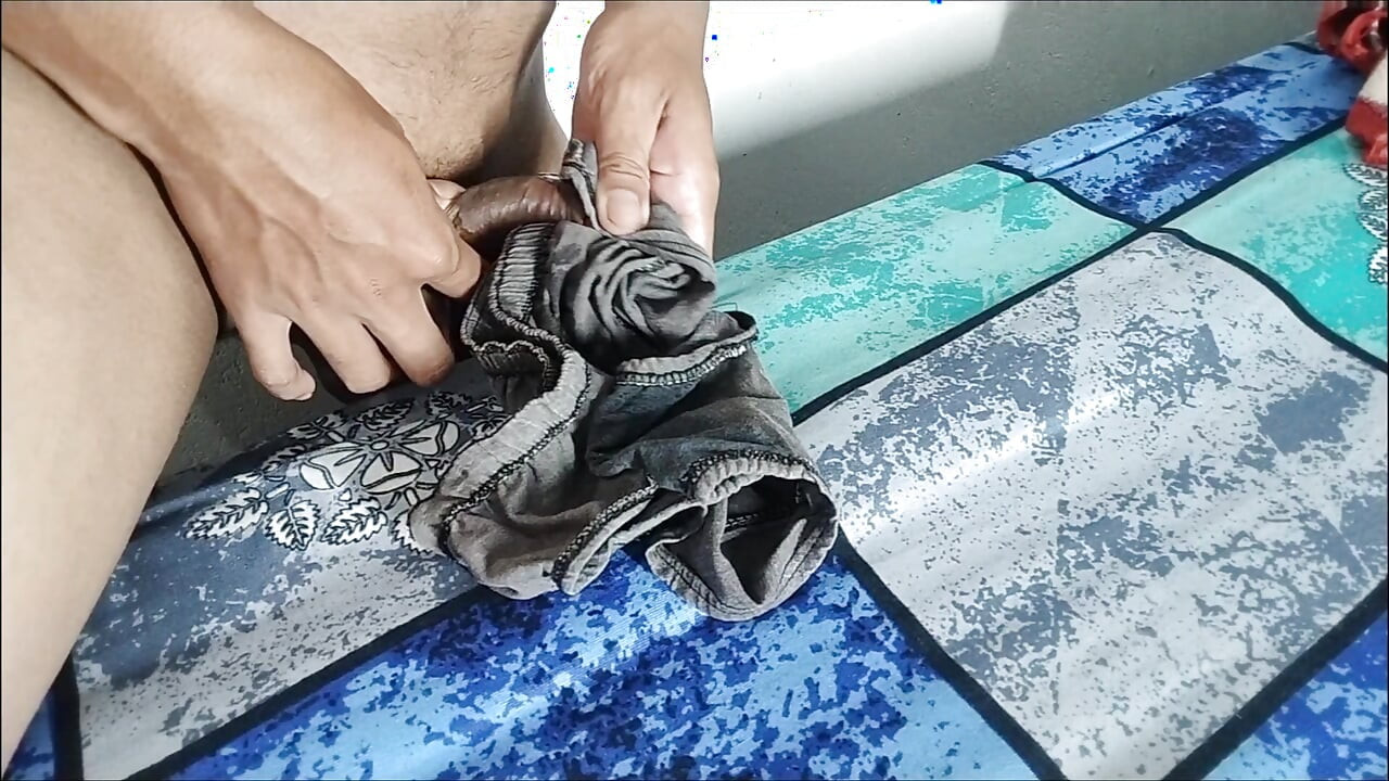 Fucking and Creampied Silicone Tight Pussy