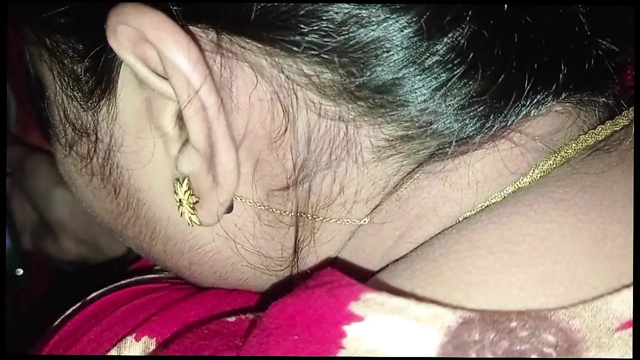 Chica india del pueblo con hambriento video de sexo en habitación