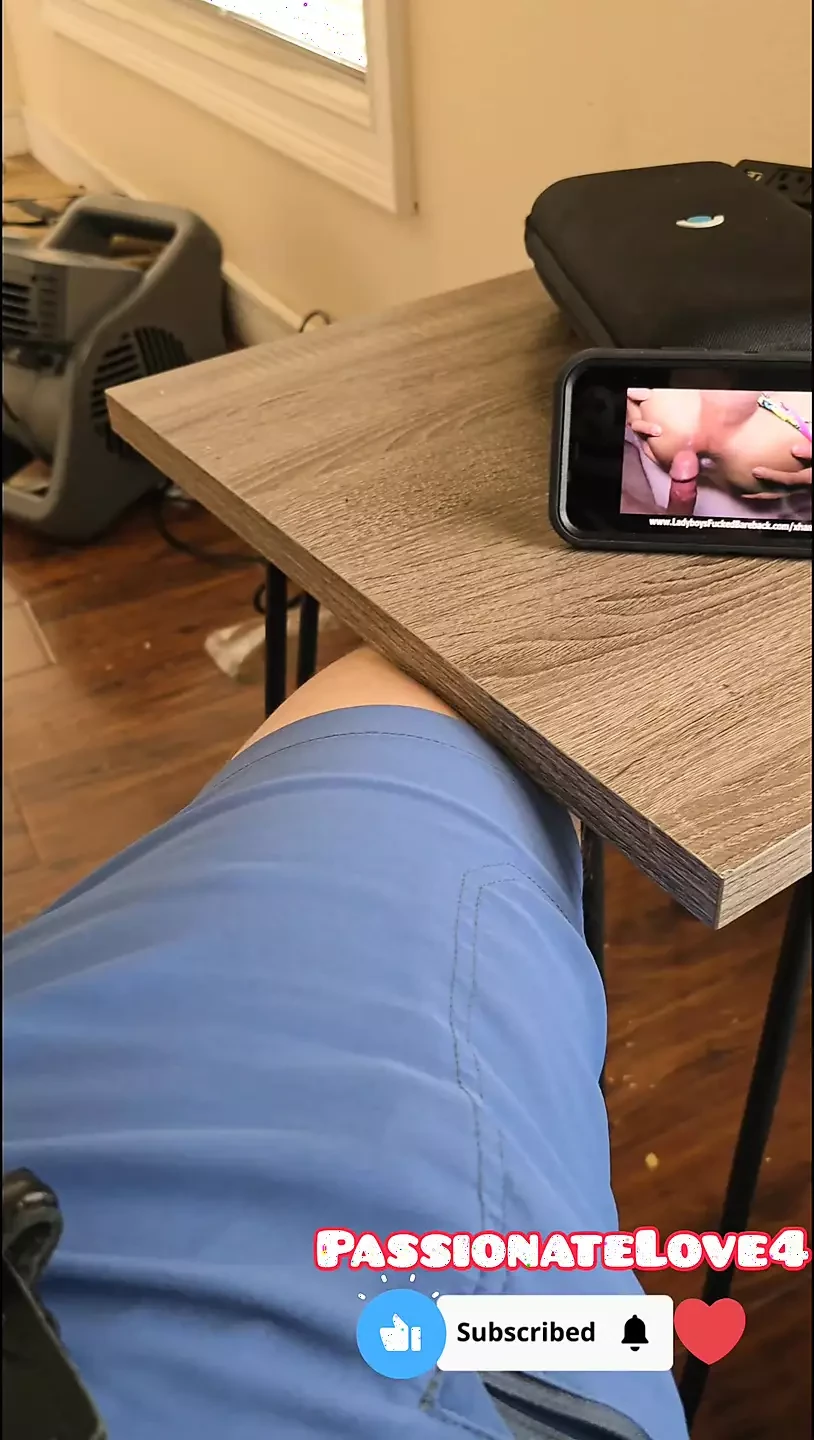 爸爸在工作时手淫，预射，吞精，射精