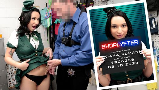 Schattige tiener in St Patrick's Day-kostuum Kiana Kumani doet wat de kinky officier wil - Shoplyfter