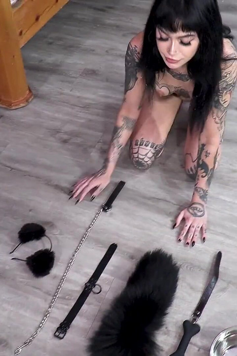 Aurora Anarchy Likes to Dress up for Her Dom