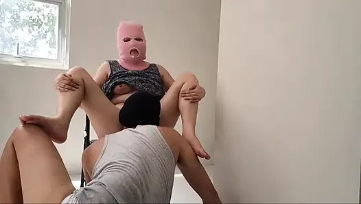 Pinay denizcinin karısı kocası gemiden inmek üzere olduğu için arkadaşına kim değer?