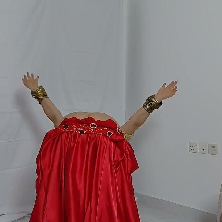 Veiled Oriental Beauty Strips to Naked Belly Dance & Ass Shaking