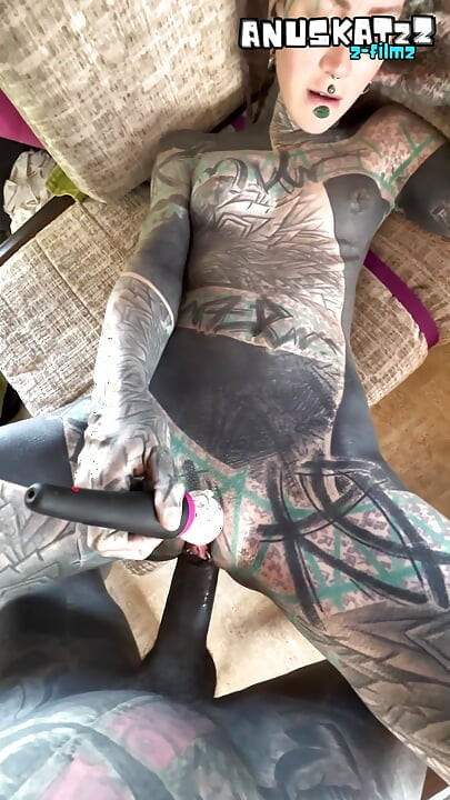 ALT TATTOO Par perverznih avantura na otvorenom na putovanju