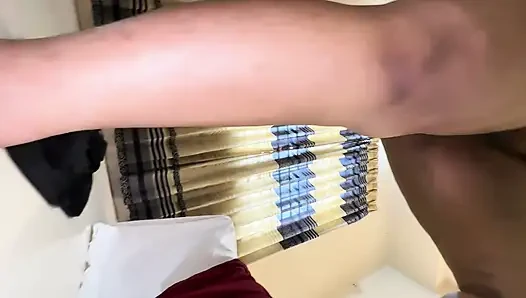 Güzel iri güzel kadın 180 cm uzun boylu büyük sarkık memeler ve tombul götlü Arap Müslüman kız