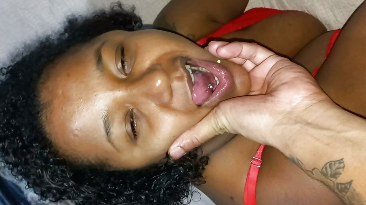 Kayınvalidemin evindeydik ve banyoya gittik, onu çok güzel emdim ve sonra verdim