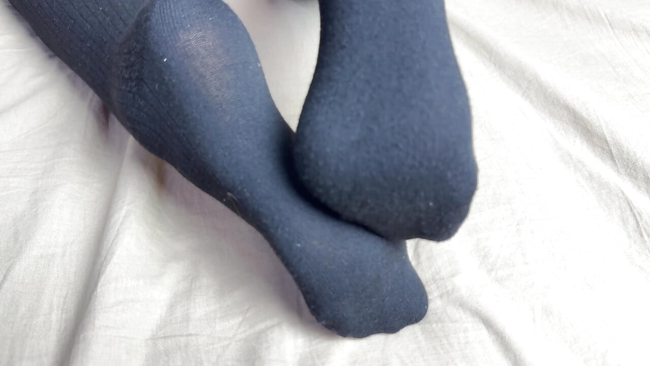 Solo girlfriend with rubber dick toy