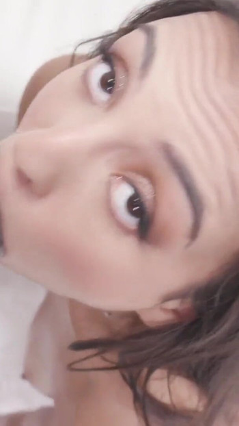 Památný okamžik z "Eurasian Girl bere 12 palců s Sasha Tatcha s Damion Dayski"