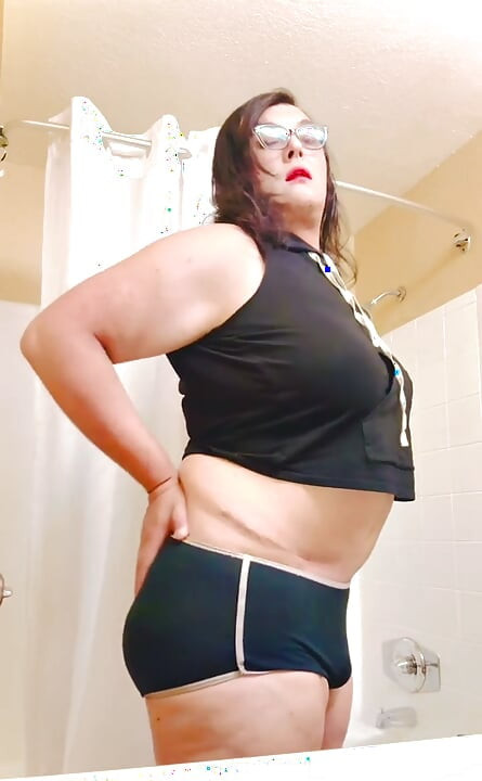 It's time for another shower with Christi!