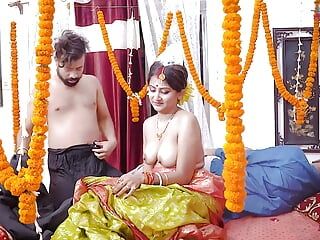 Vreemdgaande vrouw deel 02 - pas getrouwde vrouw en haar vriend hebben hardcore seks in het bijzijn van haar man (hindi -audio)