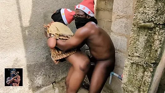 Lil yarak Noel gününde seksi şeker amcığı sikiyor