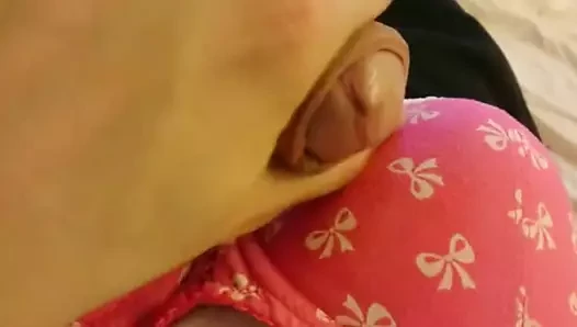 Sütyen boşalması 29