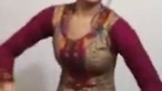 Горячая сексуальная девушка Salwar танцует .. наслаждается фаппингом