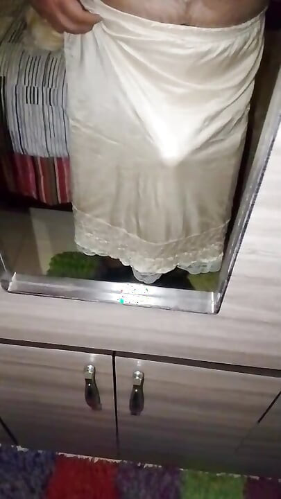 Återigen ha kul med min svärmors underkjolar