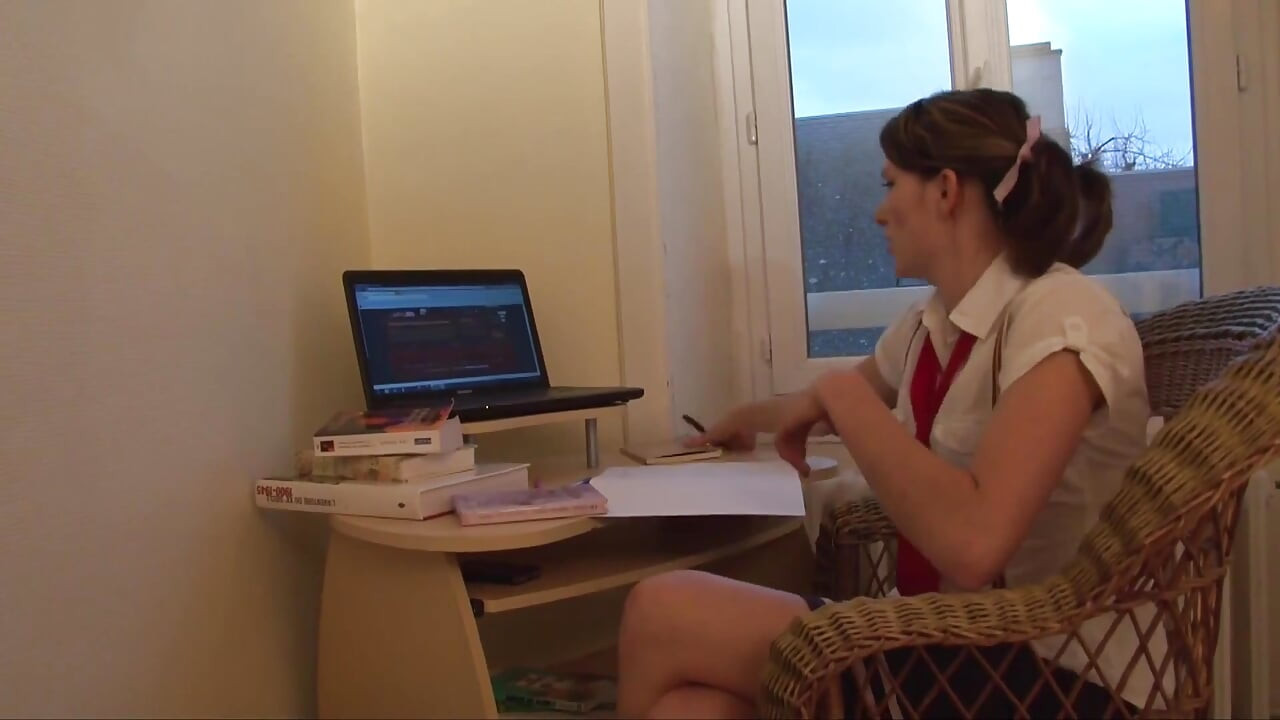 Gagicile studente sunt distruse de prietenii lor - DVD