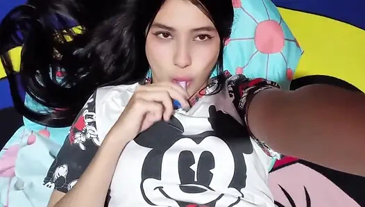 18-jährige studentin masturbiert