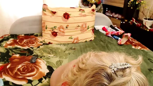 Attention! Very fat woman shows herself and caresses her pussy