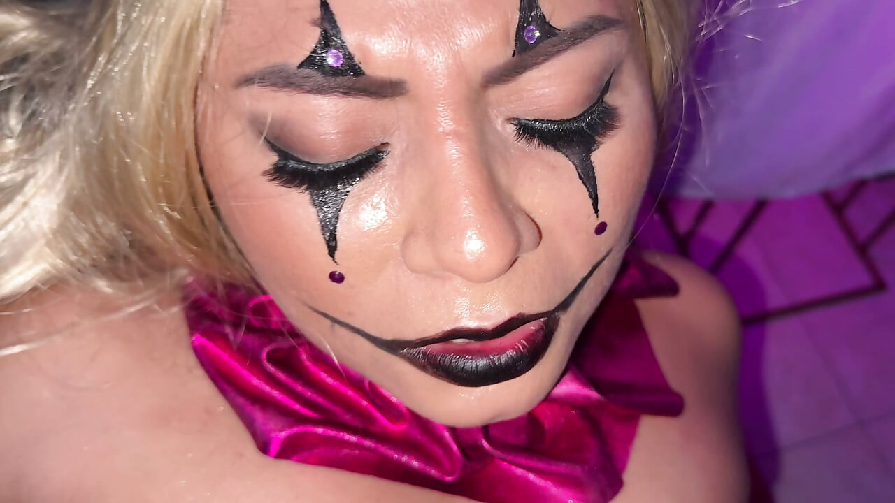 ANAL ÚNICO DE HALLOWEEN, FANTASIA SENSUAL E FODA APAIXONADA EM UMA CADEIRA