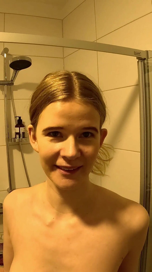 First Time for Teen Slut! Anal Ns Shower! the Intestines to the Brim!