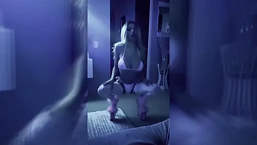 ImBarbieLu Loves Showing Off