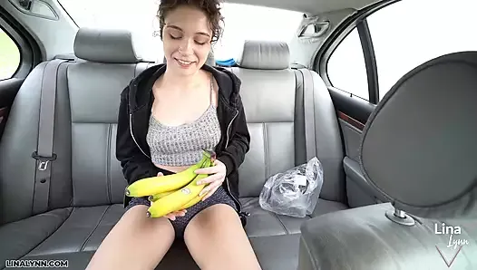 TEEN stuffs WET& TIGHT pussy with BANANE!!!! -LinaLynn