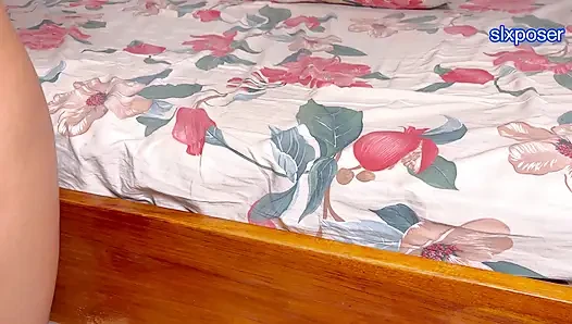 Patlayıcı klitoris emme çığlık atarken her yere fışkırtıyor