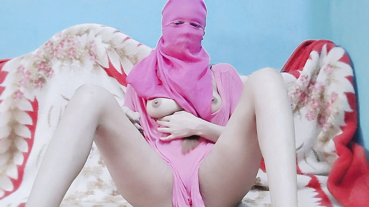Влог с мастурбацией тугой киски