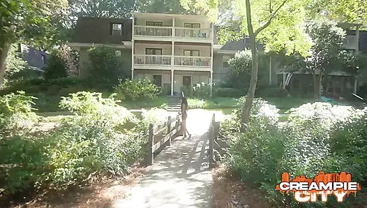 Bonnaj Media стройная чернокожая красотка Yazmin Royal сосет хуй, глупо трахается и заполняется спермой, когда я впервые встретил ее!!