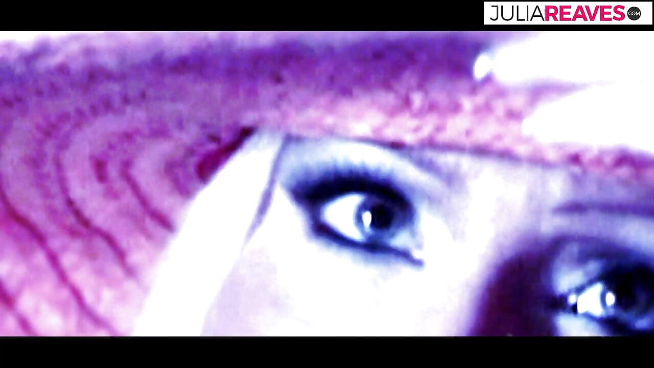 Caliente rubia milf toma el control y cabalga con intensa pasión