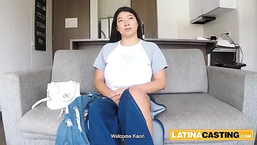 Büyük memeli latin sürtüğün yüzü canavar yarakla sert sikiliyor ve sonunda damlıyor