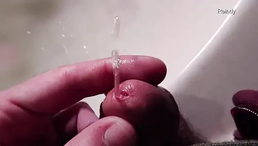 Çiş deliği sidik ağır çekimde yakın çekim görünüm
