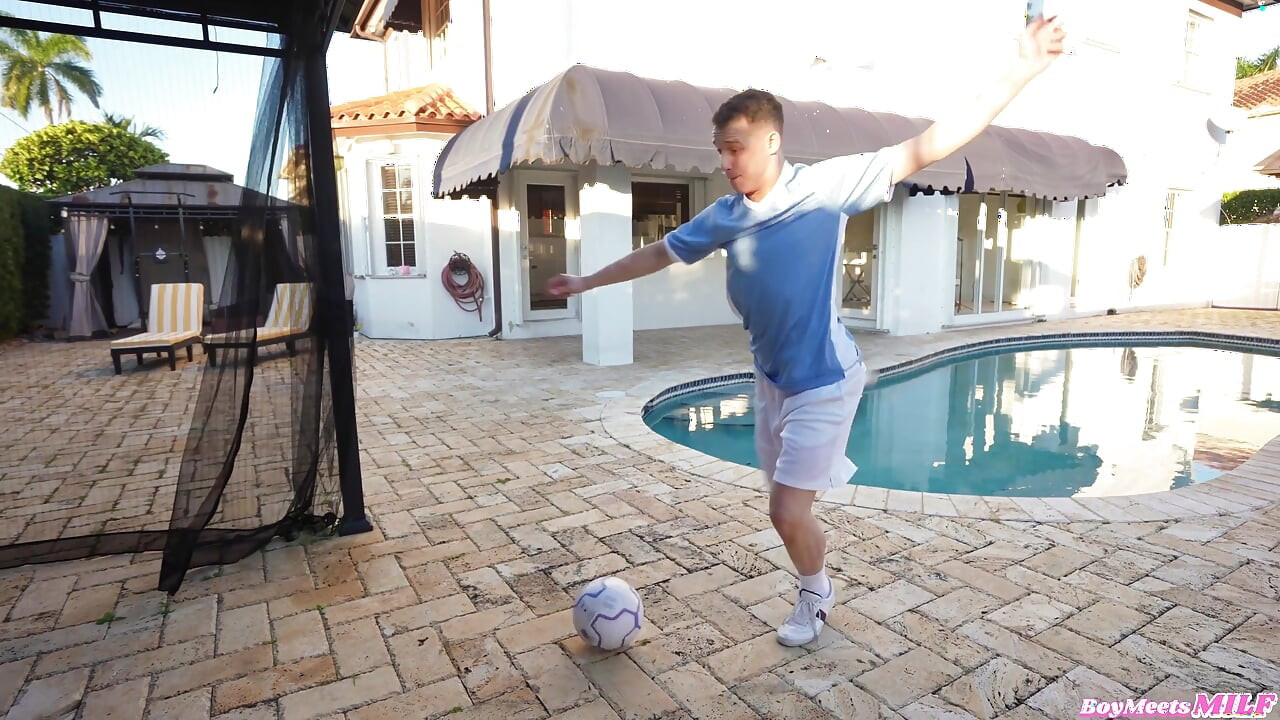 Soccer Stepmom Raissa Bellini Fucks Stepson to Celebrate Goal
