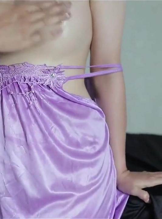 Se dette direkte, den seneste indonesiske porno, super glatte fyldige balder