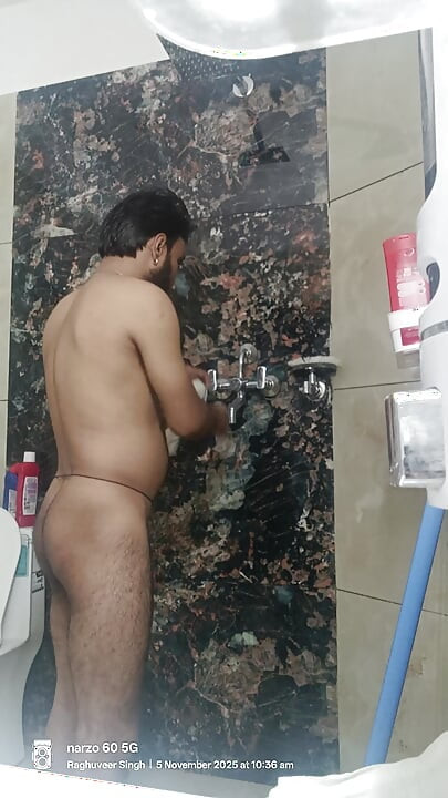 Shankar ke sath mein ek dusre ki gand maarte hue