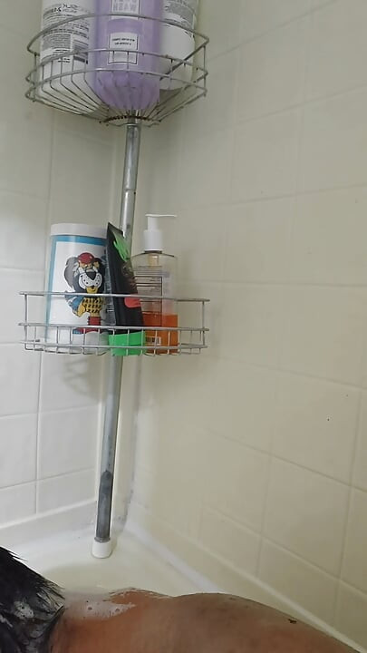 Relaxed Bath Wank: Jerking Off in the Tub and Feeling Good