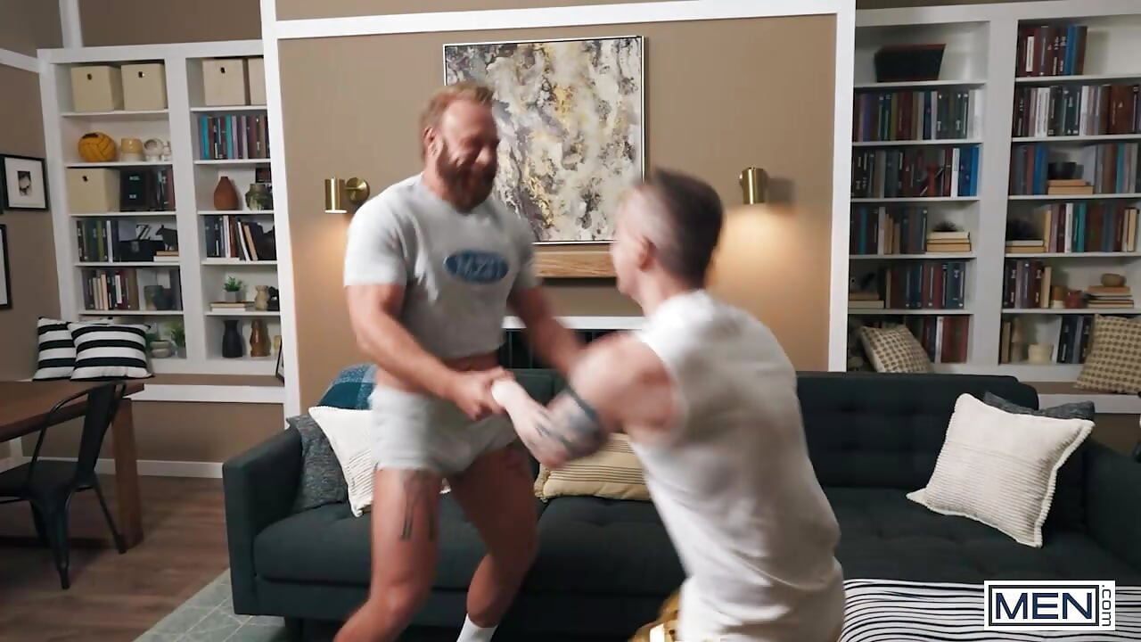 MEN - Baxxx et Brogan baisent après le nettoyage, avec perçage de piledriver et finition faciale