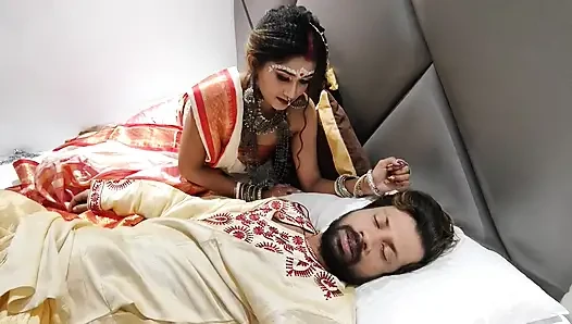 Akele me dekh kar Bhabhi ji jabbar ko dasti room me pel diya