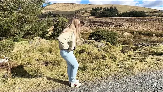Notfall Beim Gehen Auf Dem Öffentlichen Trail, Aber Musste Meine Jeans Nass Machen